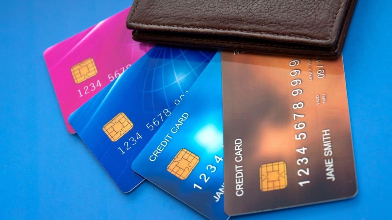 tarjetas de crédito y los cargos de intereses condiciones más comunes en España